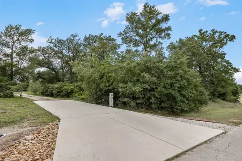 901 Spanish Oaks Blvd, Lockhart, TX 78644