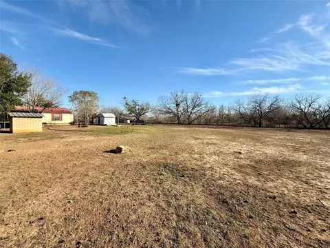 Exterior - 685 Fox Ln, Lockhart, TX 78644 photo 4 of 17