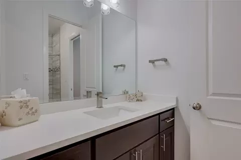 Bath - 328 Ringtail Stream Dr, Austin, TX 78738 photo 6 of 8