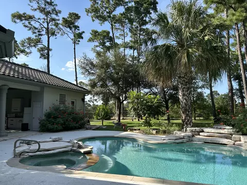 110 Pine Ct, Bastrop, TX 78602