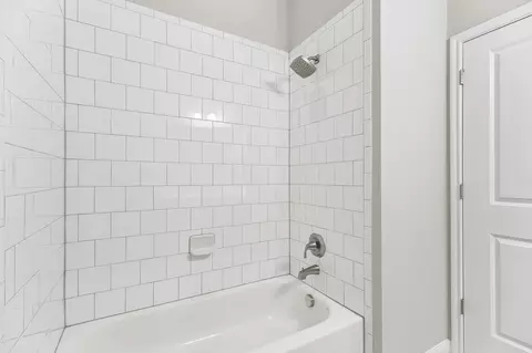 Bath - 129 Ridgeview Ct, Georgetown, TX 78628 photo 4 of 5