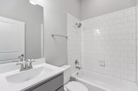 Bath - 129 Ridgeview Ct, Georgetown, TX 78628 photo 5 of 5