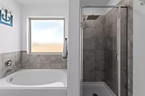 Bath - 576 Greatest Gift Way, Jarrell, TX 76537 photo 3 of 5