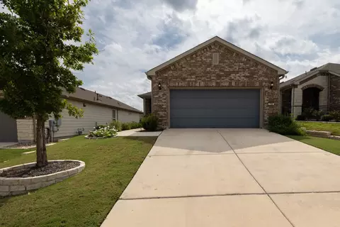 Exterior - 716 Kitty Hawk Rd, Georgetown, TX 78633 photo 2 of 6