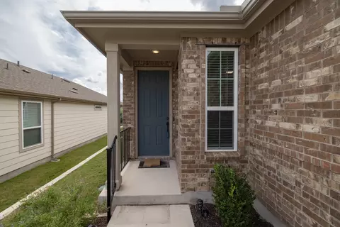 Exterior - 716 Kitty Hawk Rd, Georgetown, TX 78633 photo 3 of 6