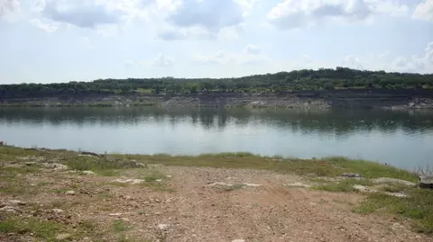 36 Travis Oaks Dr, Marble Falls, TX 78654