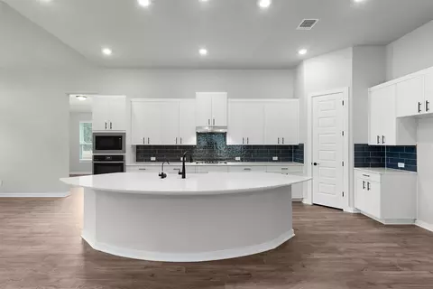Kitchen - 321 Ridgewell Loop, Georgetown, TX 78633 photo 1 of 2