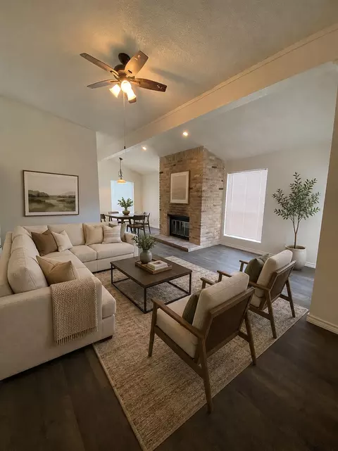 2401 Leon St #206, Austin, TX 78705
