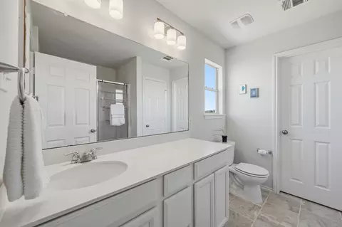 Bath - 129 Sundown Ave, Buda, TX 78610 photo 1 of 3