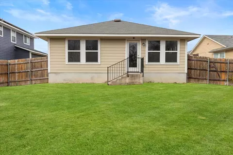 Exterior - 123 Saranac Dr, Elgin, TX 78621 photo 4 of 5