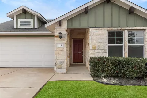 Exterior - 123 Saranac Dr, Elgin, TX 78621 photo 3 of 5