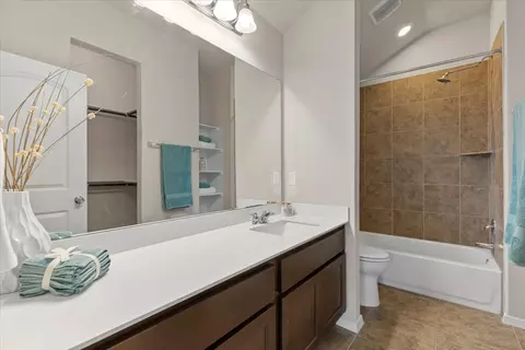 Bath - 123 Saranac Dr, Elgin, TX 78621 photo 1 of 3