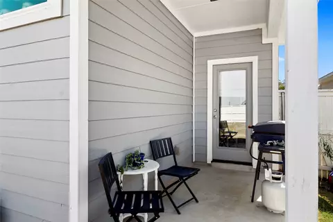 Exterior - 156 Appleberry Ln, Elgin, TX 78621 photo 4 of 8