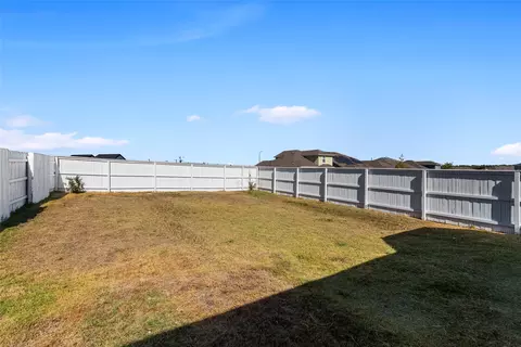Exterior - 156 Appleberry Ln, Elgin, TX 78621 photo 6 of 8