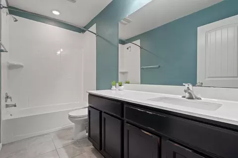 Bath - 309 Uncle Billy Way, Jarrell, TX 76537 photo 4 of 4