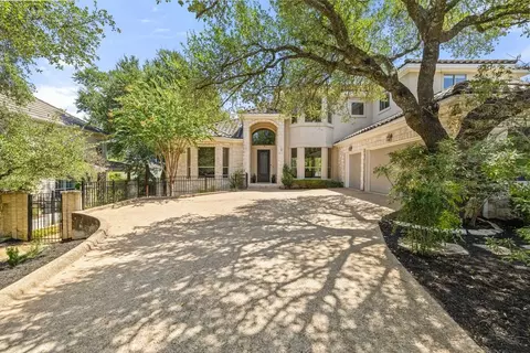 5 Tiburon Ct, The Hills, TX 78738