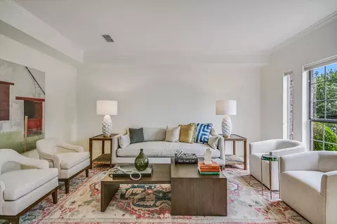 4028 Walnut Clay Dr, Austin, TX 78731