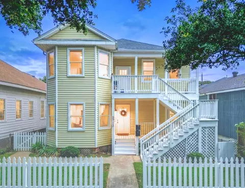 2710 Avenue P 12, Galveston, TX 77550
