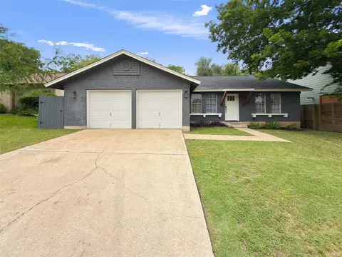 800 Huntingdon Pl, Austin, TX 78745