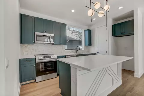 Kitchen - 4127 E 12th St #1, Austin, TX 78721 photo 2 of 4