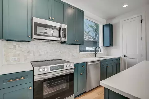 Kitchen - 4127 E 12th St #1, Austin, TX 78721 photo 4 of 4