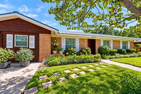 8015 Gault St, Austin, TX 78757