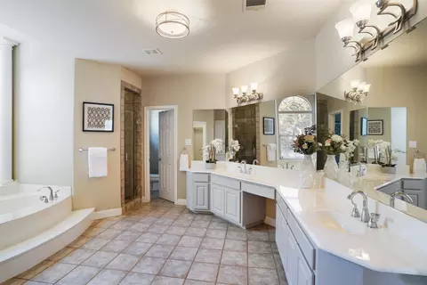 Bath - 710 Timarron, Leander, TX 78641 photo 2 of 2
