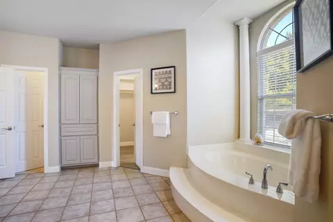 Bath - 710 Timarron, Leander, TX 78641 photo 1 of 2