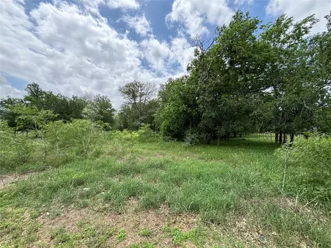 916 Rolling Oaks Dr, Luling, TX 78648 photo 9