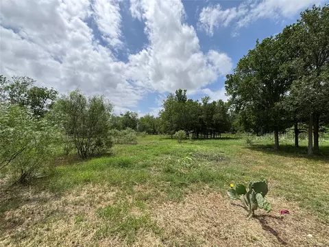 916 Rolling Oaks Dr, Luling, TX 78648 photo 8