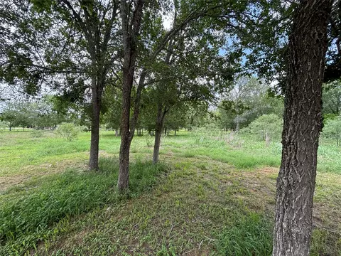 916 Rolling Oaks Dr, Luling, TX 78648 photo 10