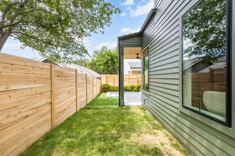 Exterior - 2503 E 18th St, Austin, TX 78702 photo 7 of 7