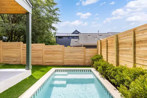 Exterior - 2503 E 18th St, Austin, TX 78702 photo 6 of 7