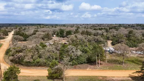 1244 Yaupon Dr, Caldwell, TX 77836