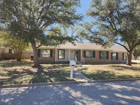 108 Parkview Dr, Brady, TX 76825