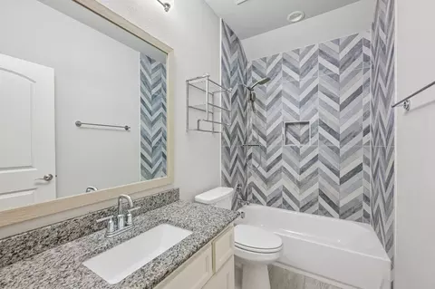 Bath - 2029 Murano Ln, Leander, TX 78641 photo 7 of 7