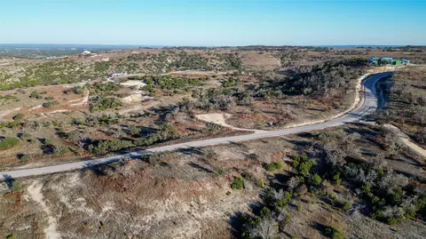137 Falling Oak Dr, Blanco, TX 78606 photo 5