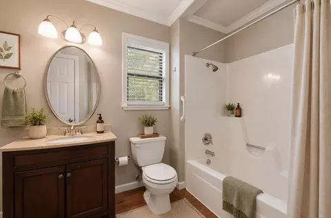 Bath - 102 Rivercrest St, Luling, TX 78648 photo 2 of 2