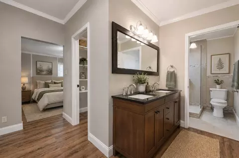Entry Way - 102 Rivercrest St, Luling, TX 78648 photo 1 of 1