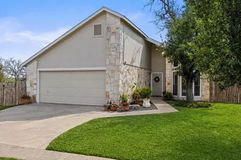 102 Pitchfork Dr, Johnson City, TX 78636