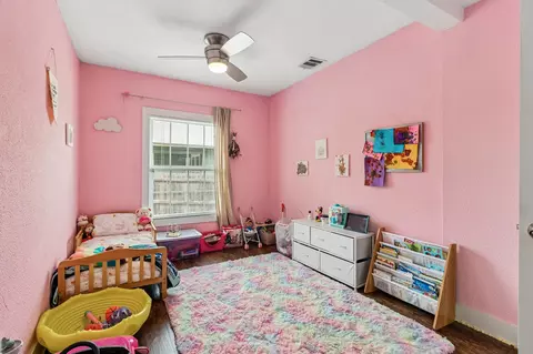 Bedroom - 606 E Pecan St, Taylor, TX 76574 photo 1 of 5