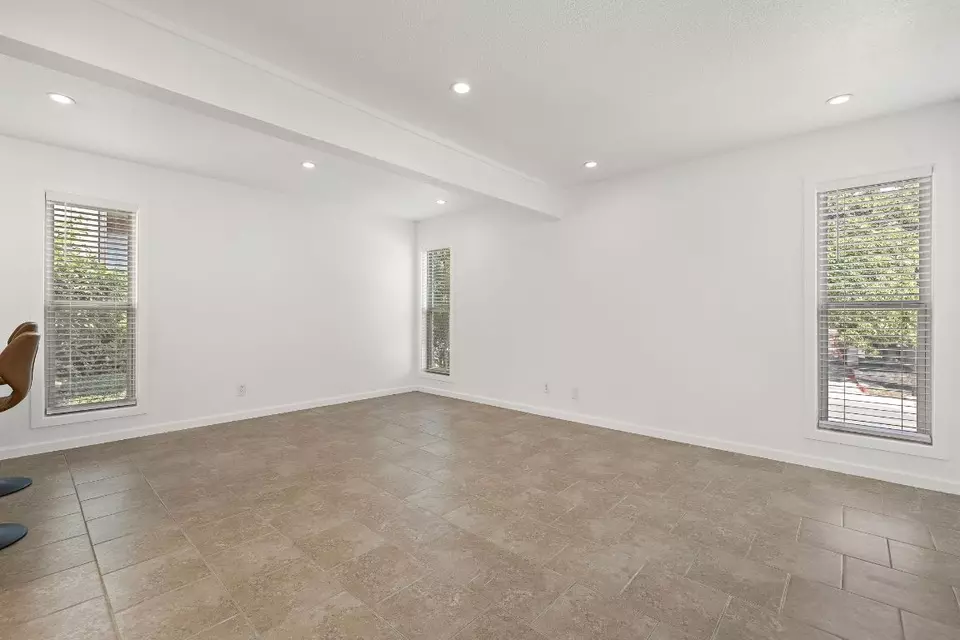 Living - 3431 N Hills Dr #102, Austin, TX 78731 photo 8 of 8