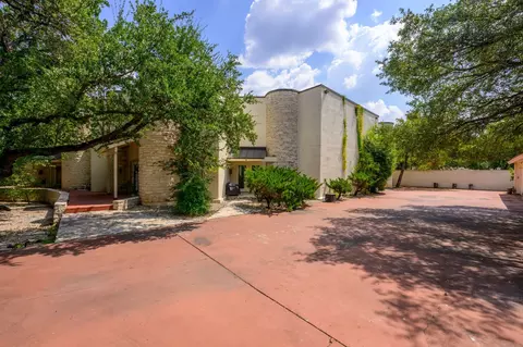 1 Crystal Springs Ct #G, The Hills, TX 78738
