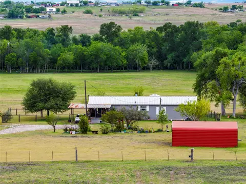 820 County Road 454, Taylor, TX 78615