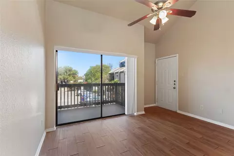 601 Nelray Blvd #17, Austin, TX 78751