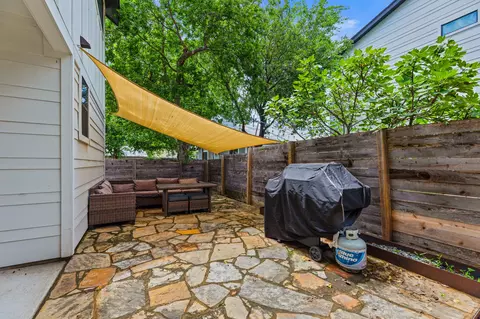 2004 E 10th St #2, Austin, TX 78702 photo 29