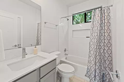 2004 E 10th St #2, Austin, TX 78702 photo 27
