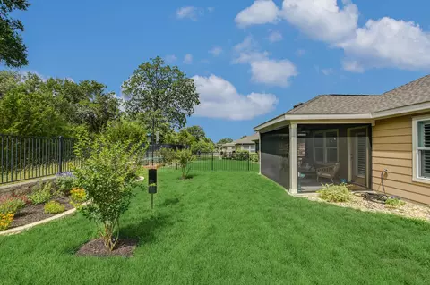 Exterior - 231 Hobby St, Georgetown, TX 78633 photo 4 of 6