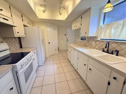 Kitchen - 109 Pine Cone Ln, Elgin, TX 78621 photo 2 of 2