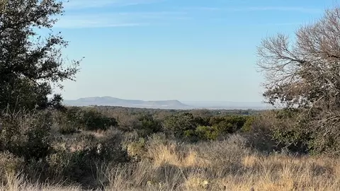 285 Comanche Ridge Rdg, Blanco, TX 78663